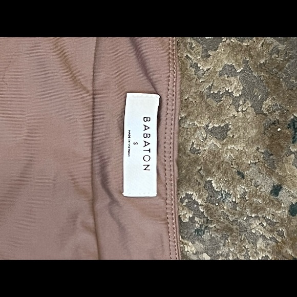 Brown nude aritzia bodysuit tank top seamless skims lookalike size S NWT - Picture 2 of 2